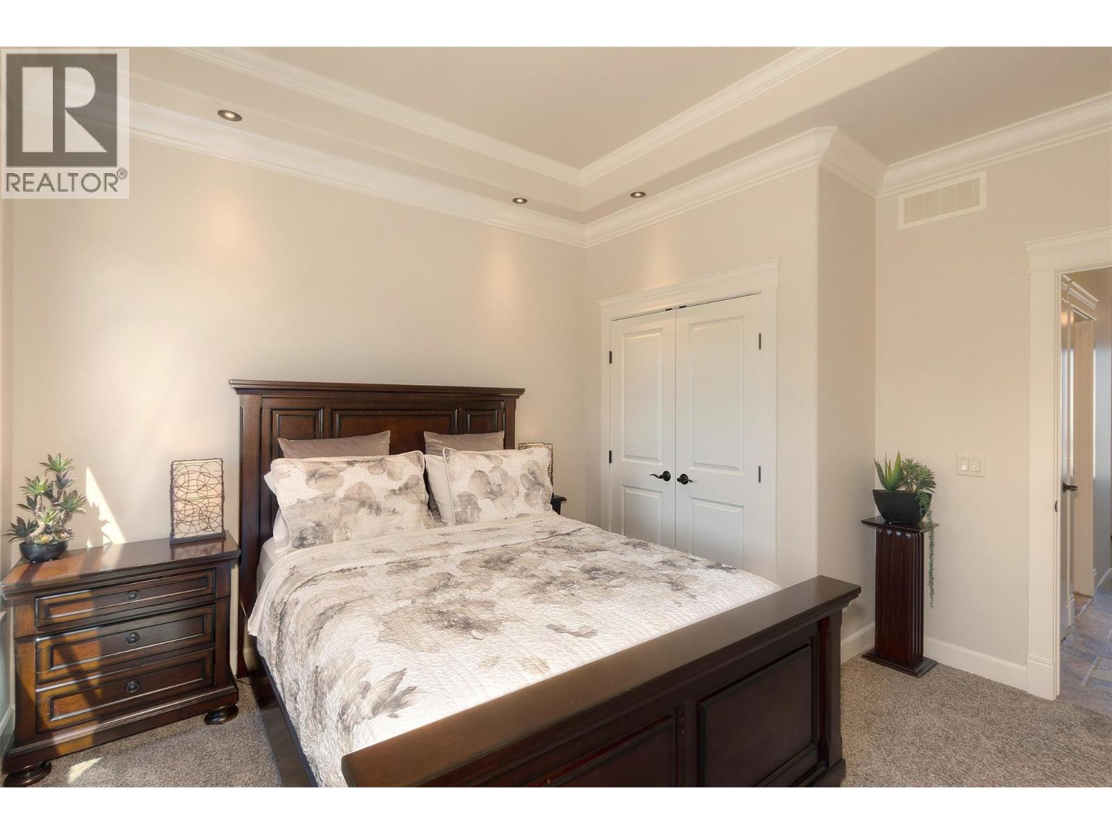  2571 Abbott Street, Kelowna