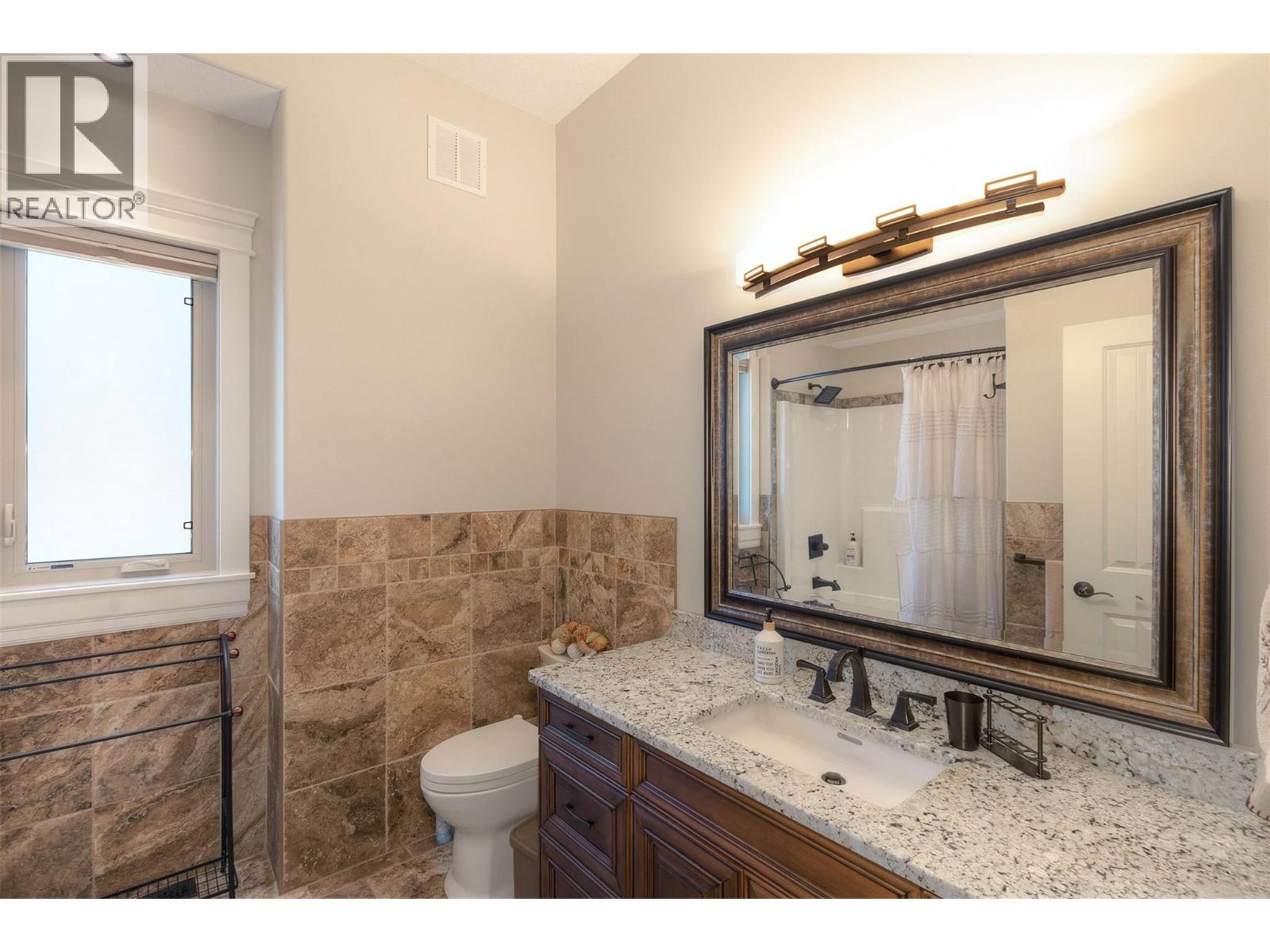  2571 Abbott Street, Kelowna