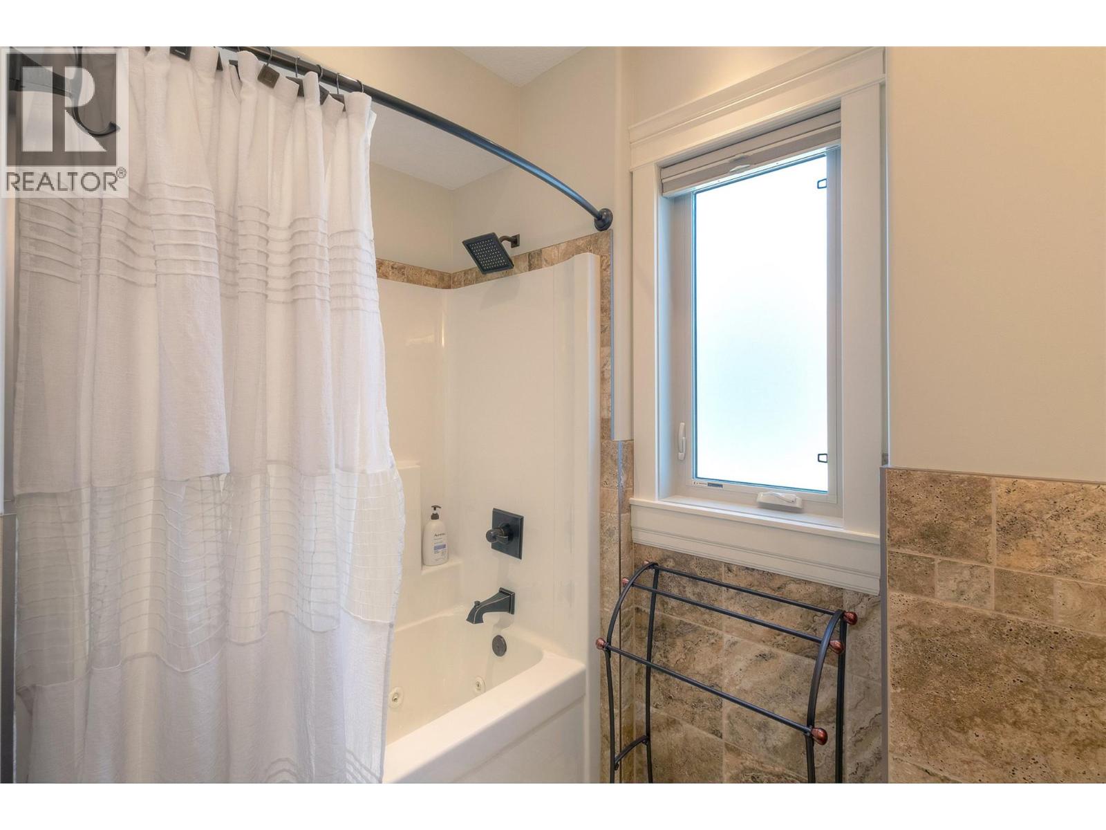  2571 Abbott Street, Kelowna