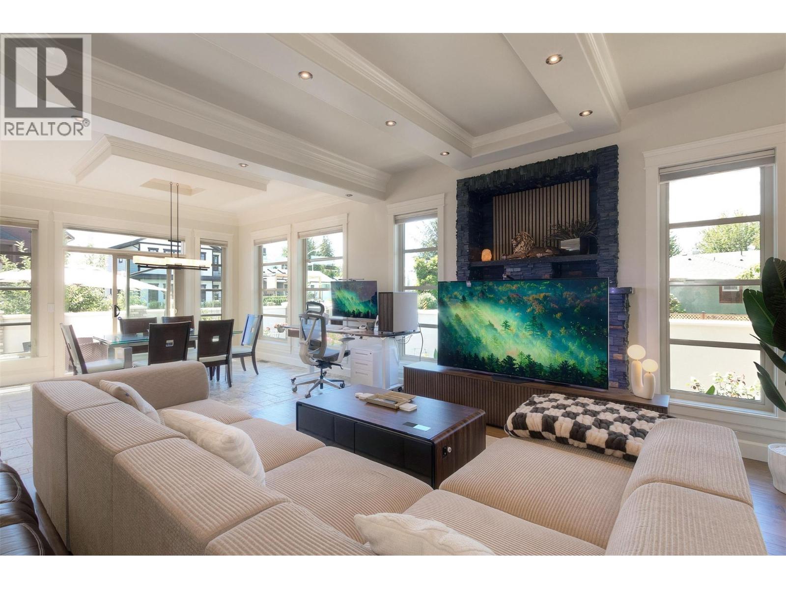  2575 Abbott Street, Kelowna