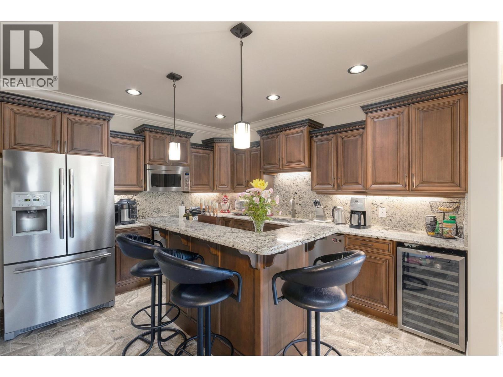  2575 Abbott Street, Kelowna