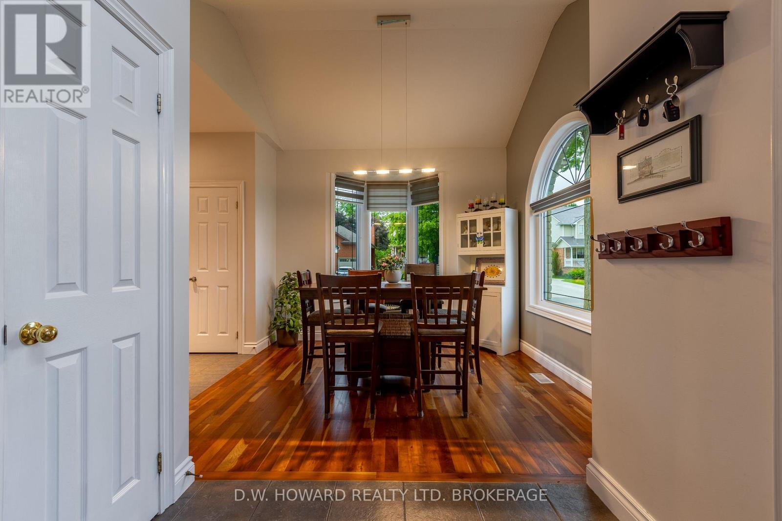 Photo 5 of 45 Westwood Drive, Port Colborne ON