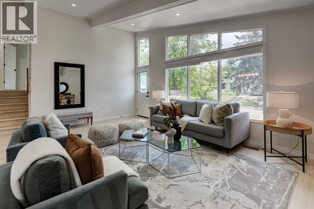 Single Family House 4 Level for Sale in  Southampton Drive SW Southwood Calgary 