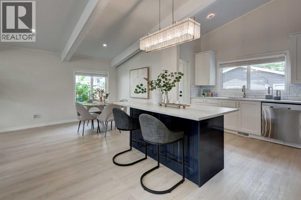 Single Family House 4 Level for Sale in  Southampton Drive SW Southwood Calgary 