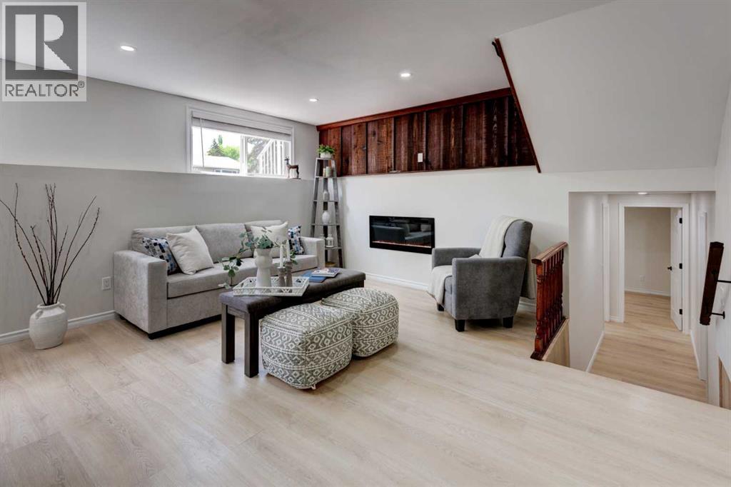 Single Family House 4 Level for Sale in  Southampton Drive SW Southwood Calgary 