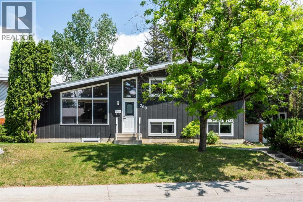 Single Family House 4 Level for Sale in  Southampton Drive SW Southwood Calgary 