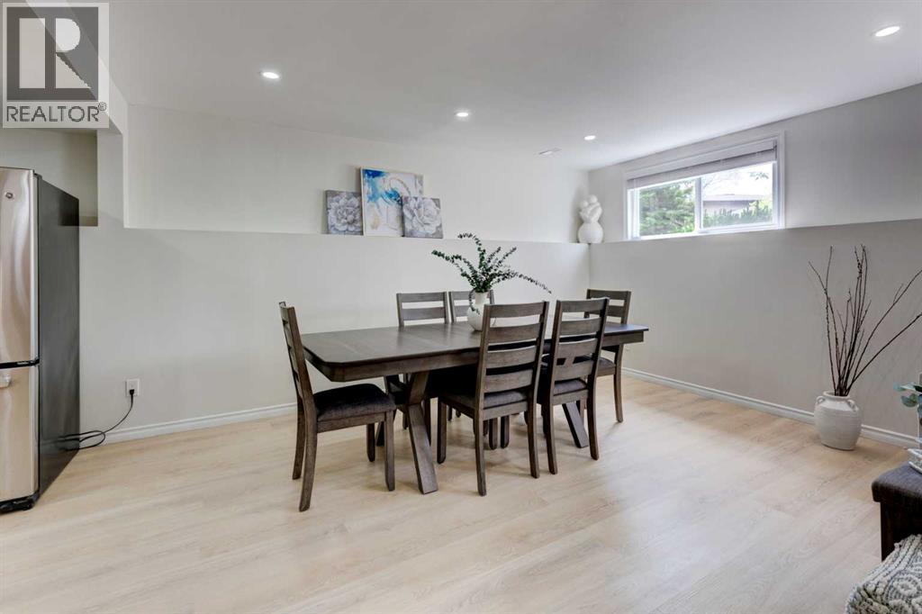Single Family House 4 Level for Sale in  Southampton Drive SW Southwood Calgary 