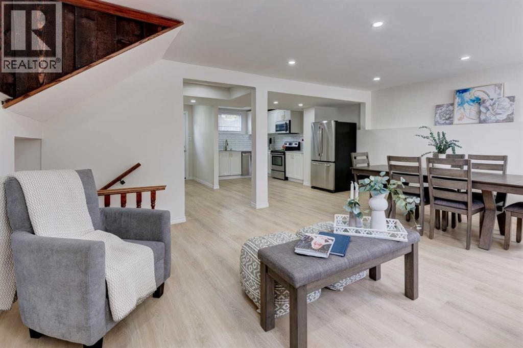 Single Family House 4 Level for Sale in  Southampton Drive SW Southwood Calgary 
