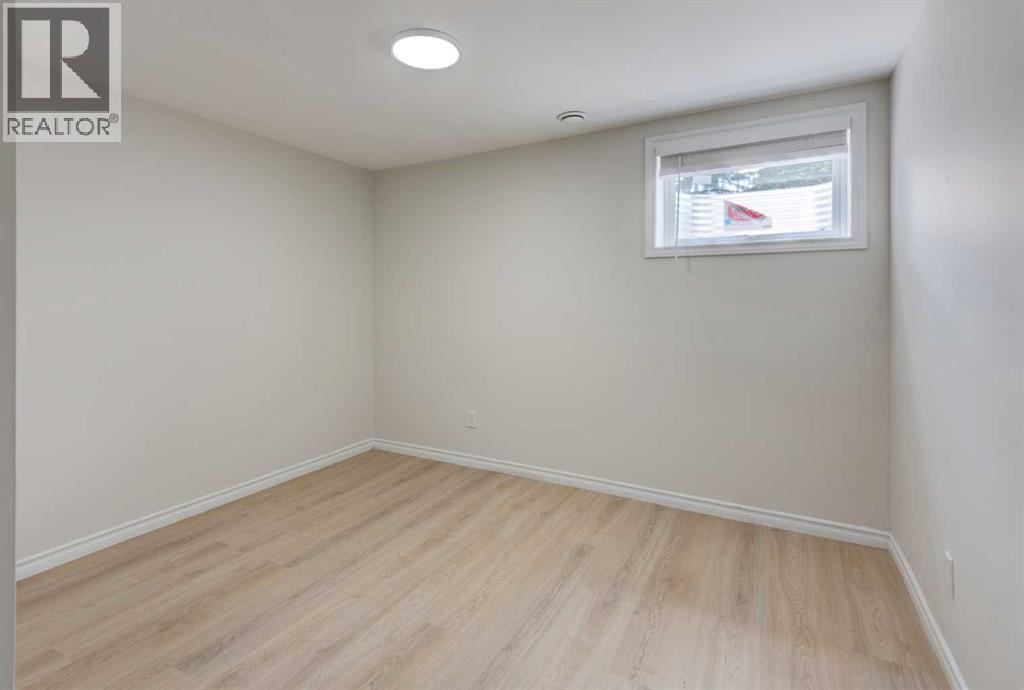 Single Family House 4 Level for Sale in  Southampton Drive SW Southwood Calgary 