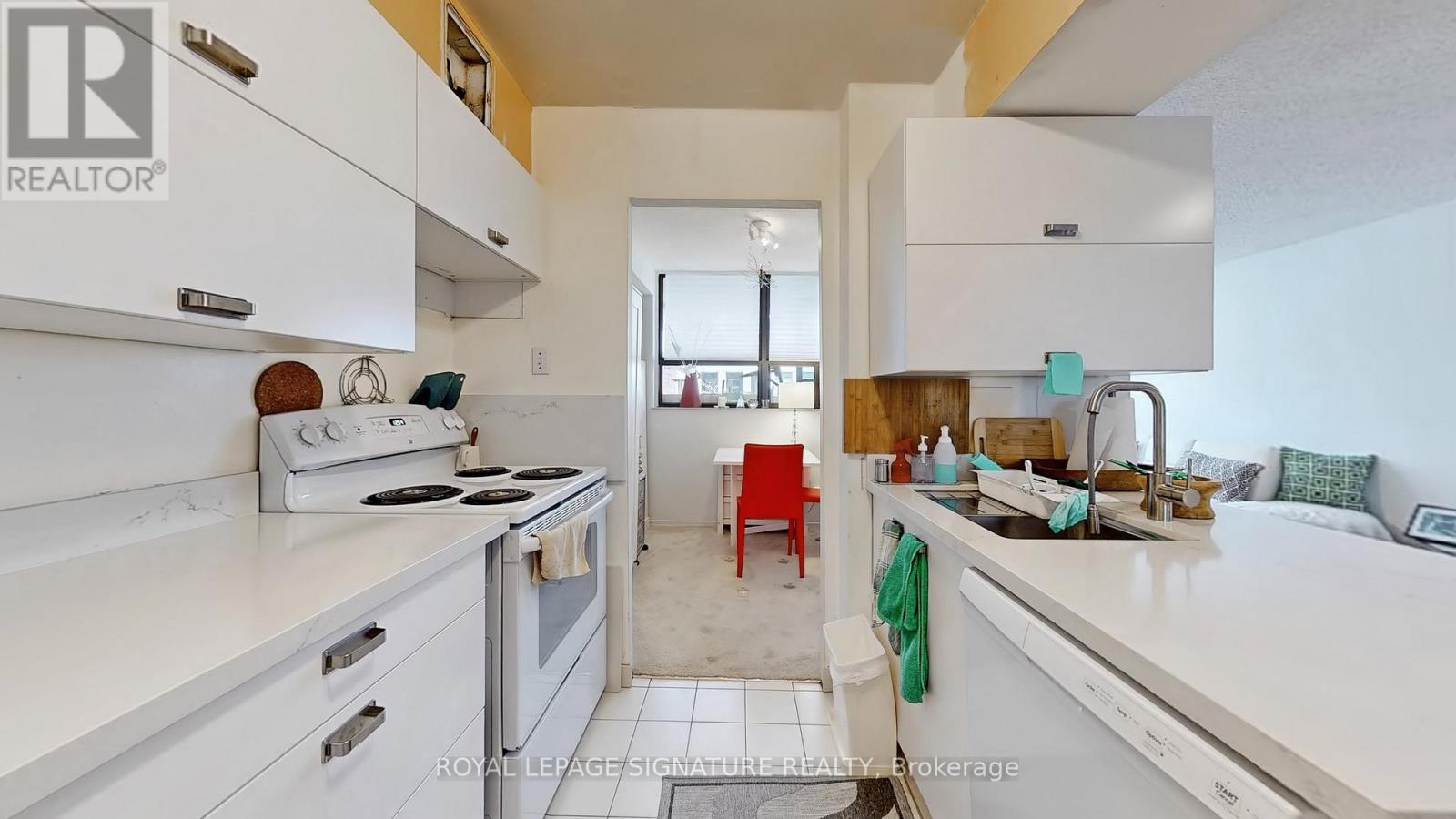 Photo 16 of 609 120 St Patrick Street, Toronto ON