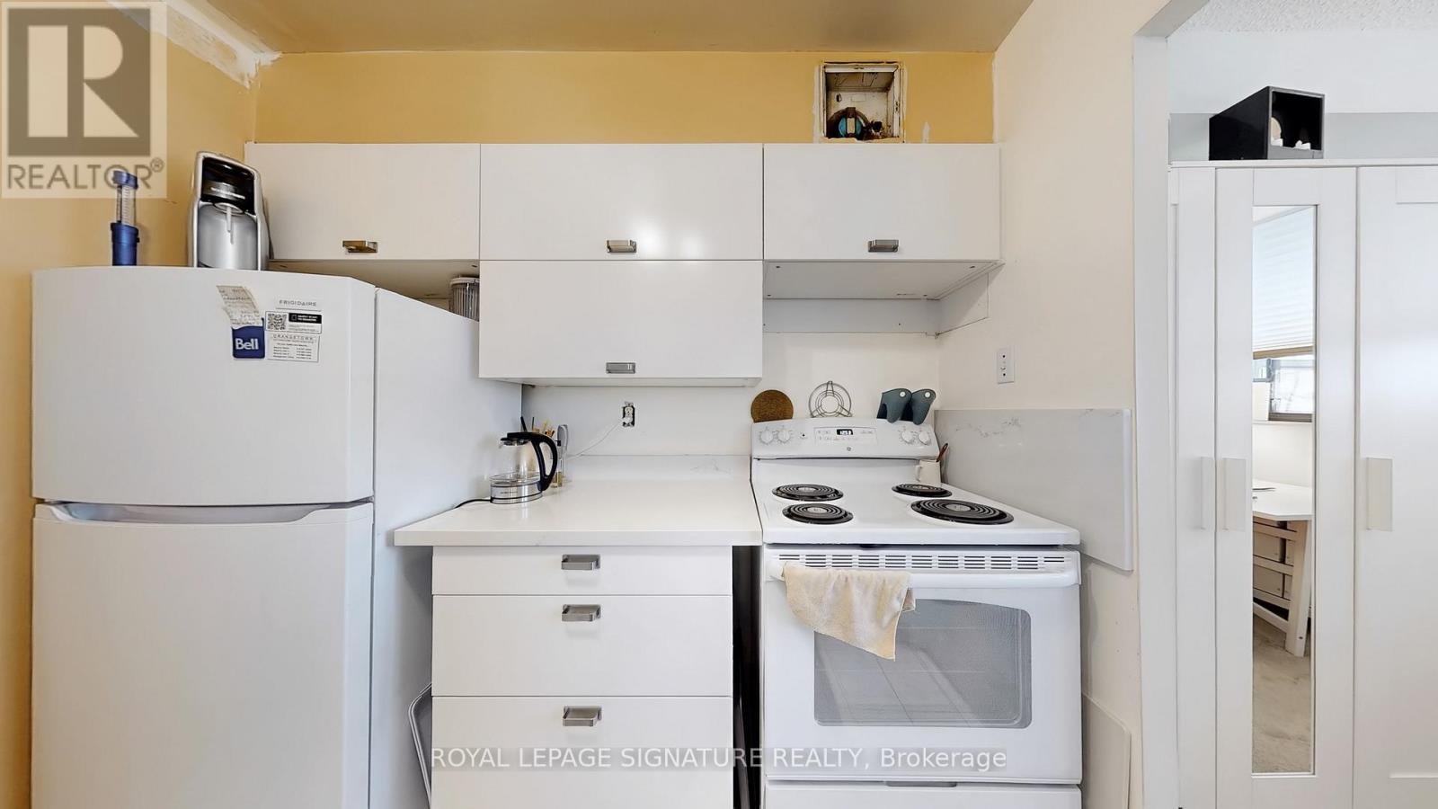 Photo 27 of 609 120 St Patrick Street, Toronto ON