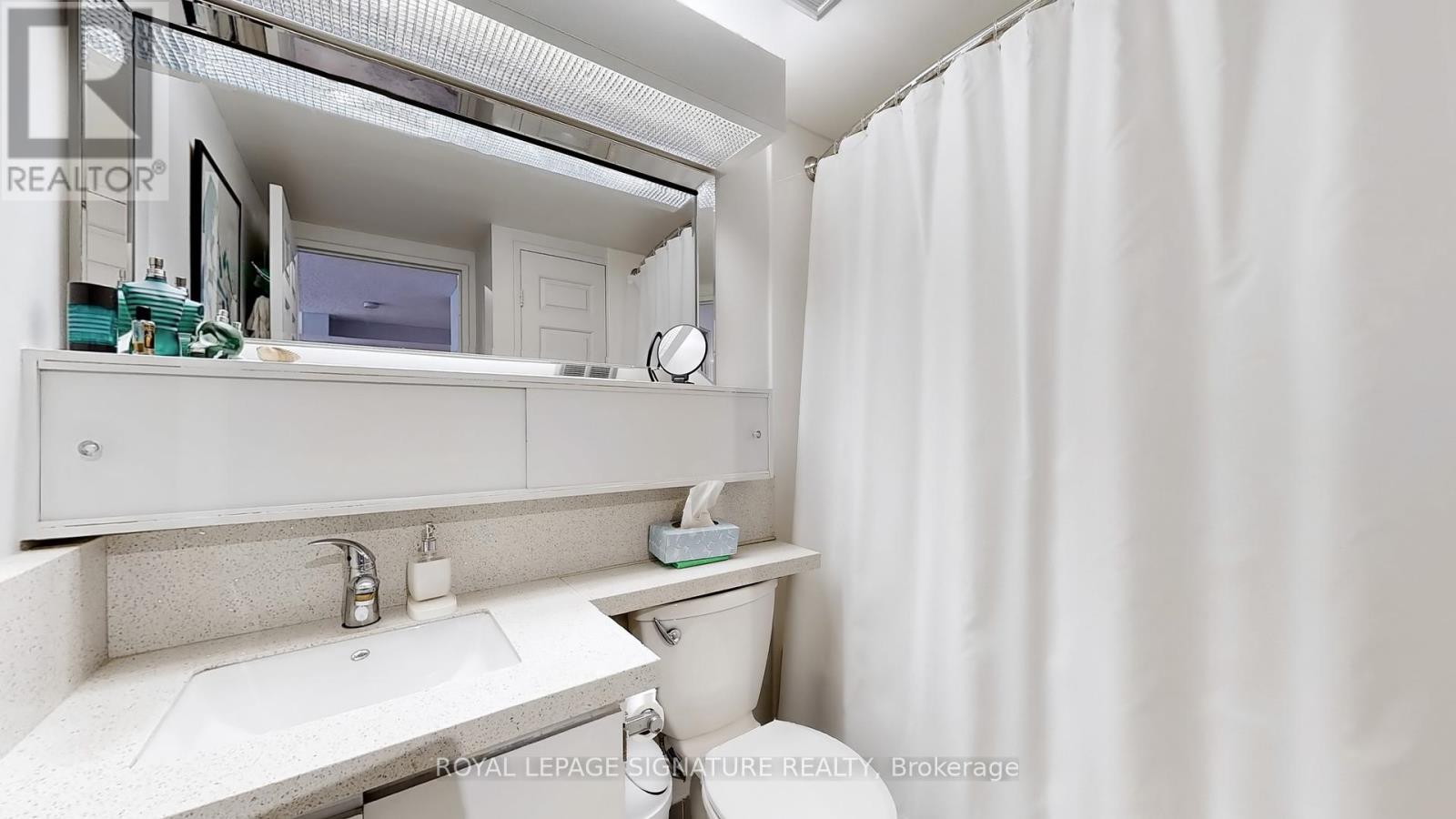 Photo 17 of 609 120 St Patrick Street, Toronto ON