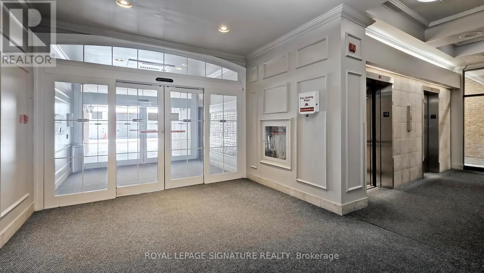 Photo 10 of 609 120 St Patrick Street, Toronto ON
