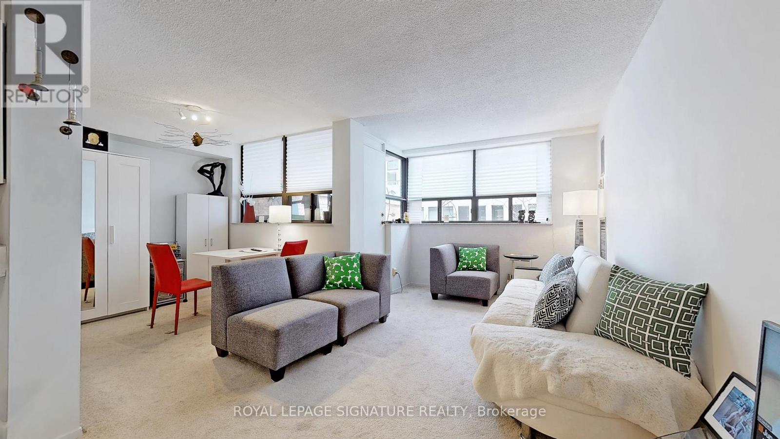Photo 5 of 609 120 St Patrick Street, Toronto ON