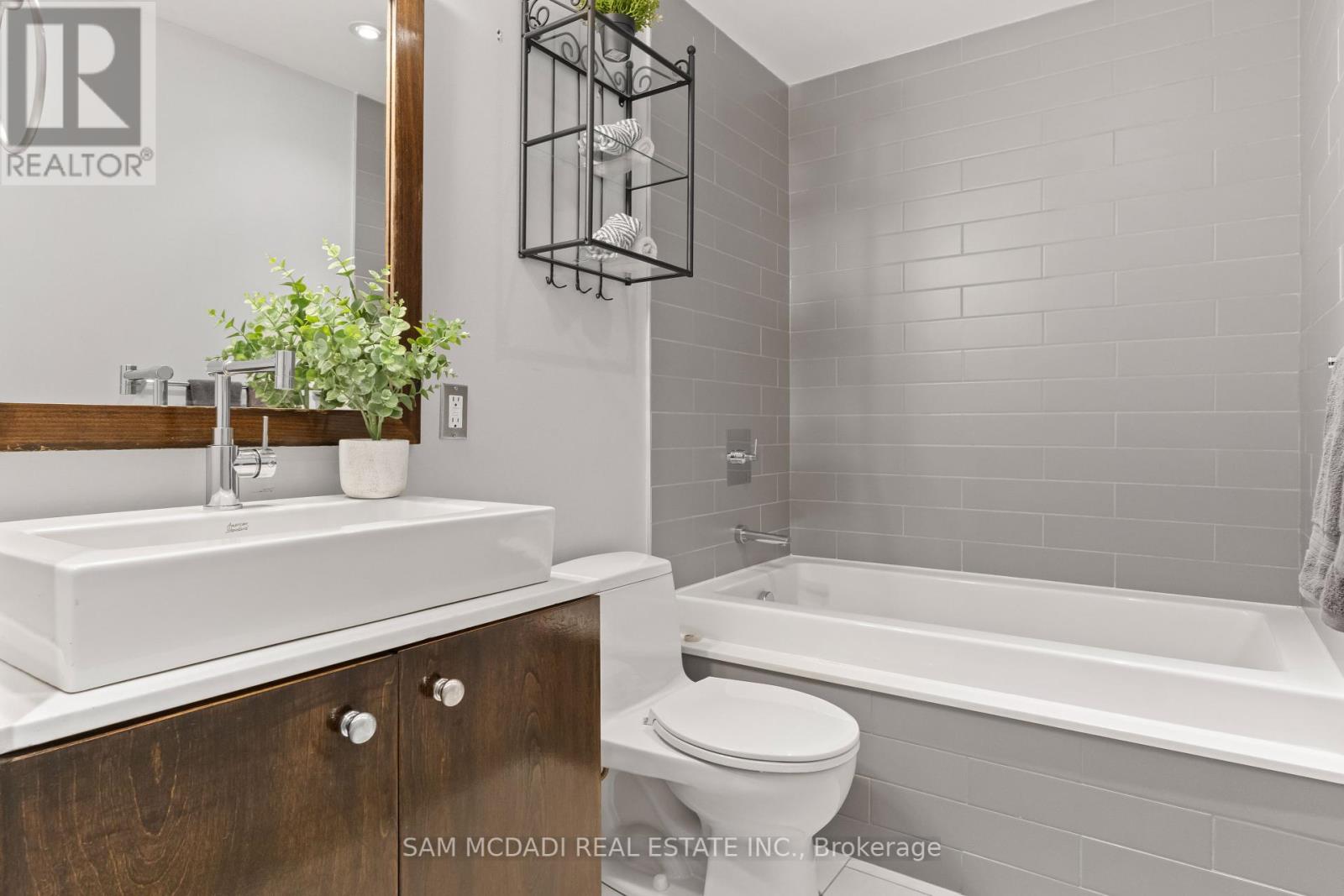 Photo 28 of 204 42 Camden Street, Toronto ON