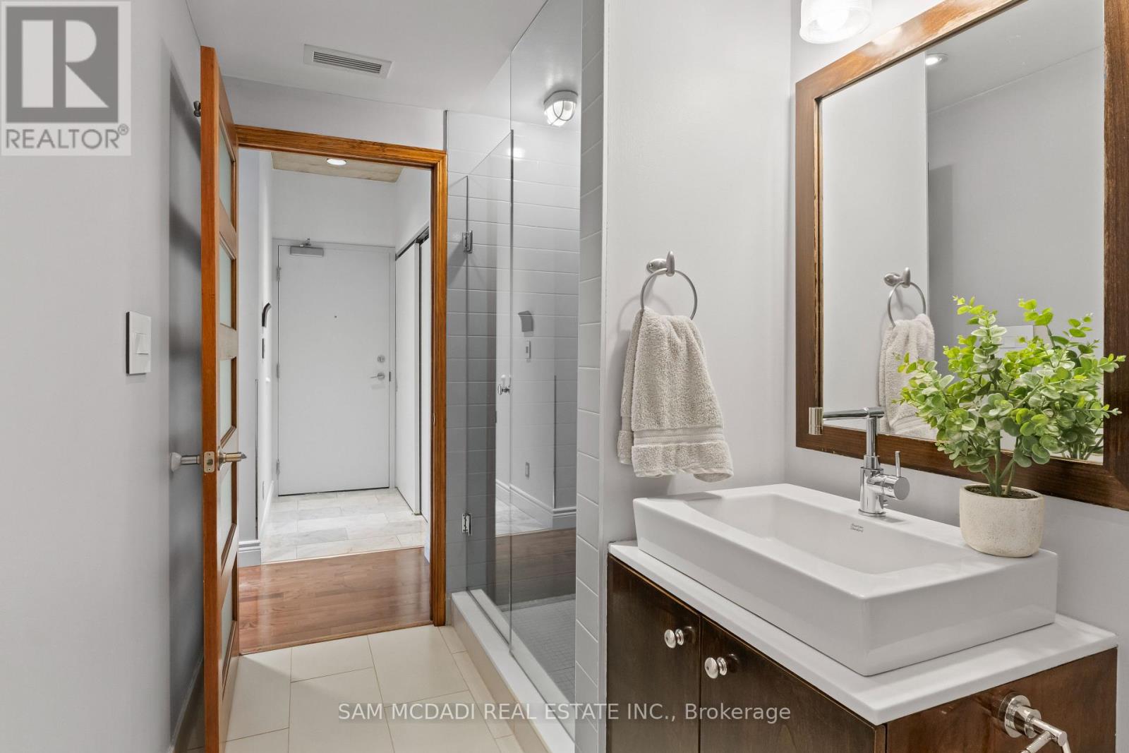 Photo 13 of 204 42 Camden Street, Toronto ON