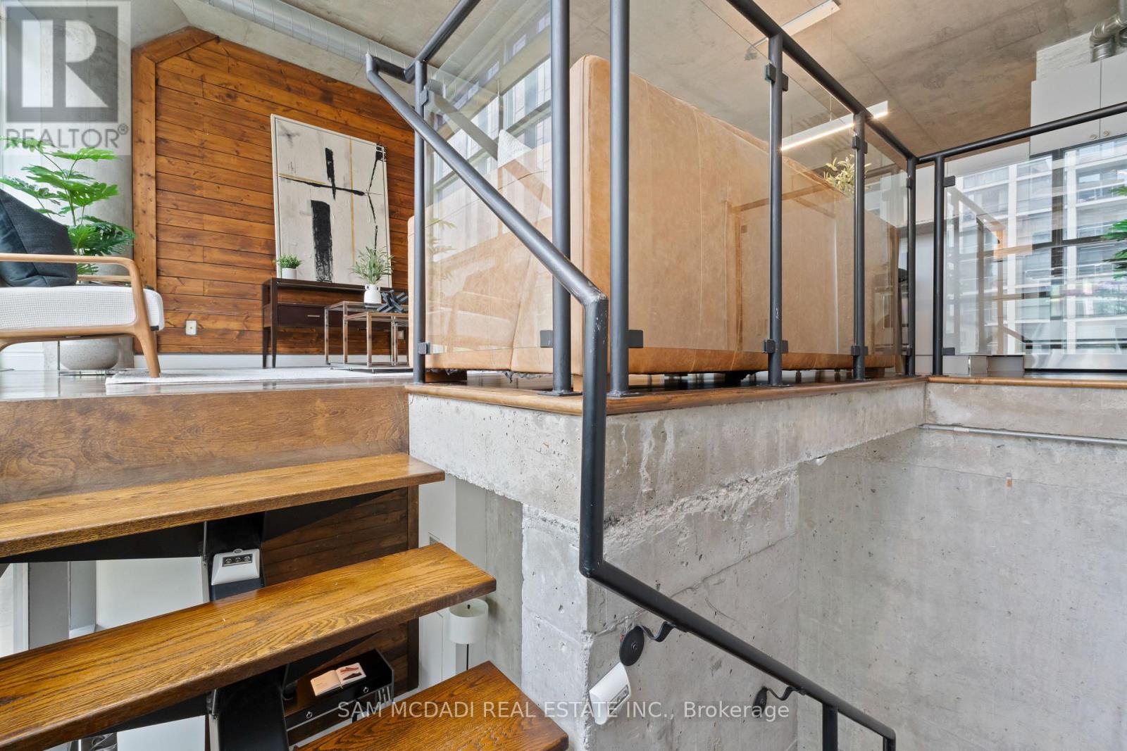 Photo 31 of 204 42 Camden Street, Toronto ON