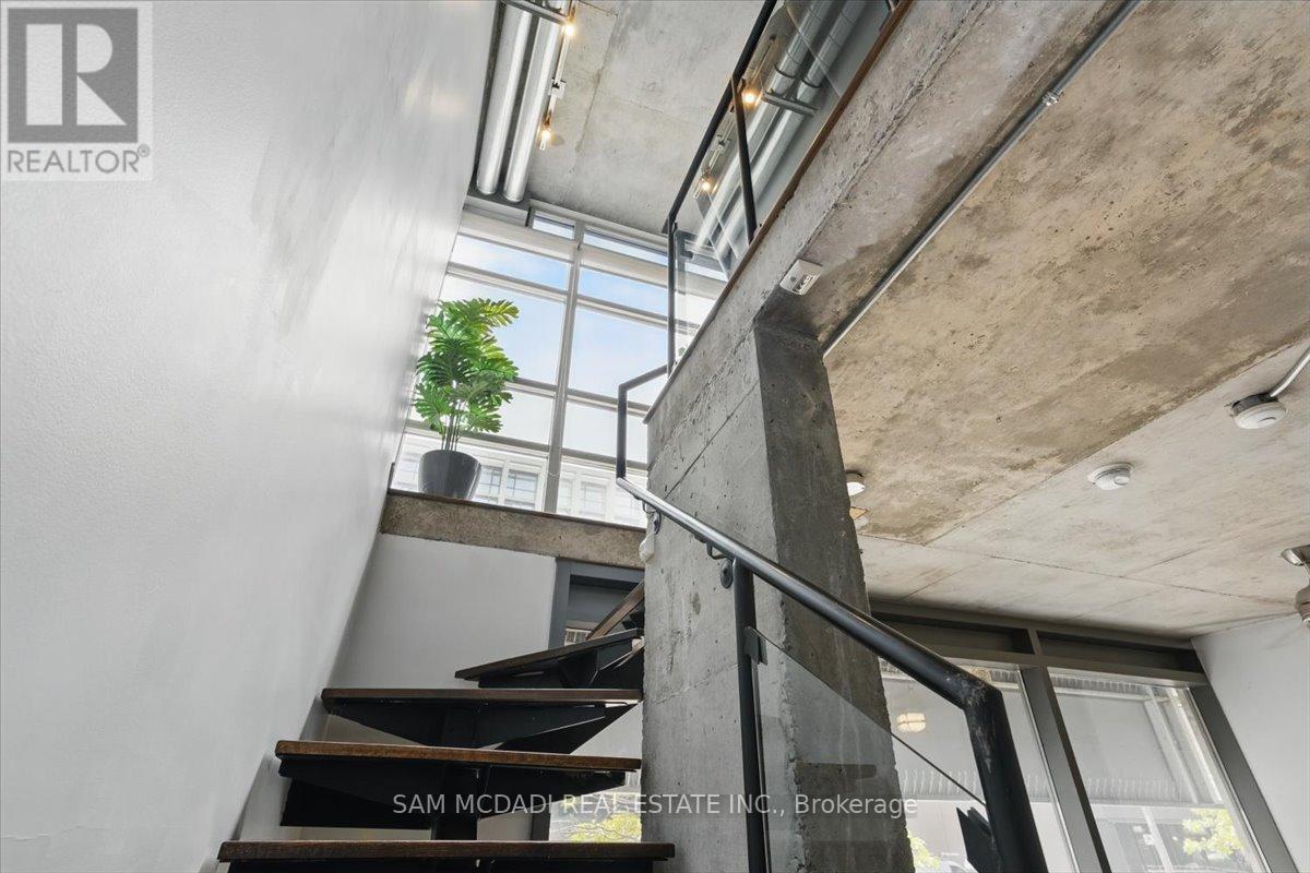 Photo 11 of 204 42 Camden Street, Toronto ON