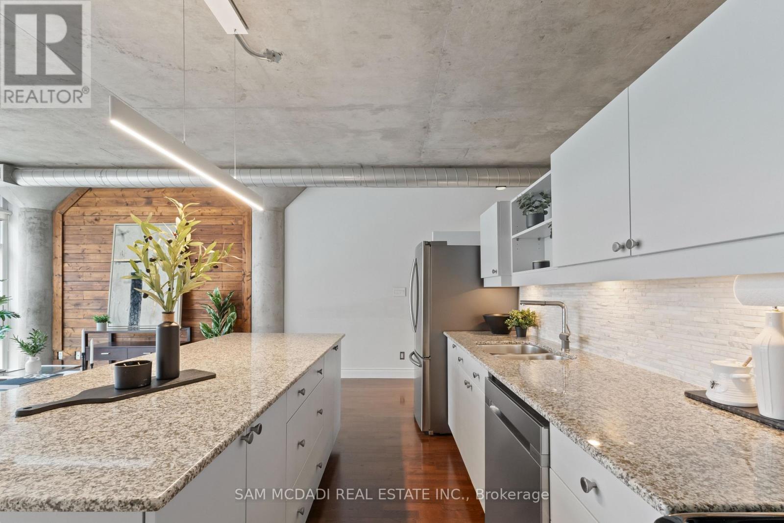 Photo 38 of 204 42 Camden Street, Toronto ON