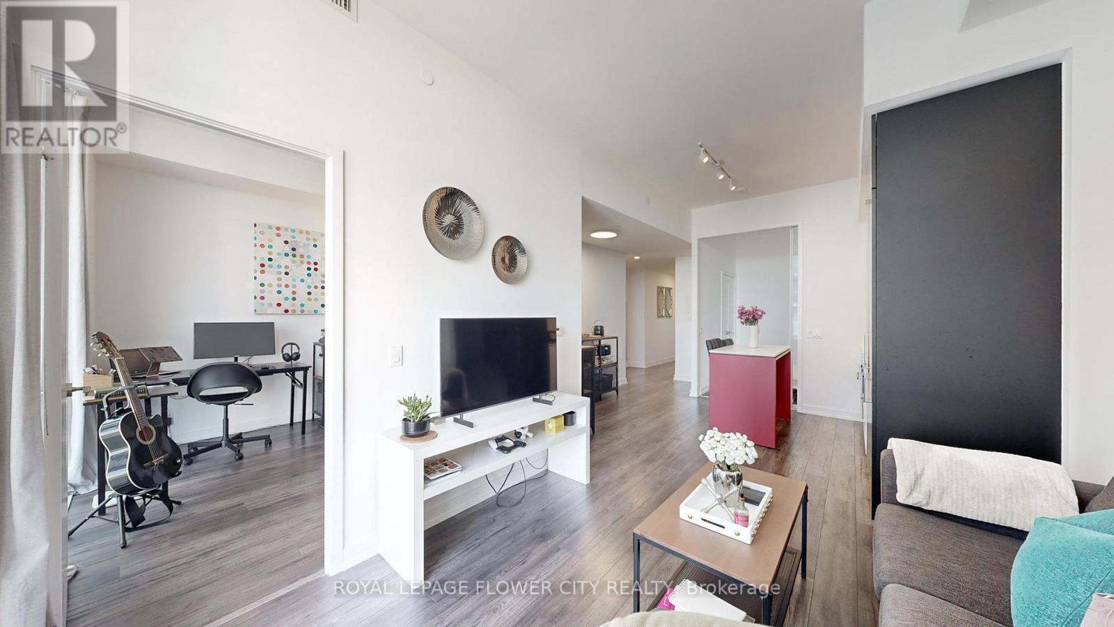 Photo 6 of 1101 33 Helendale Avenue, Toronto ON