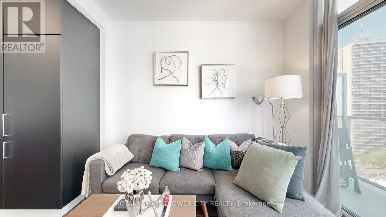 Photo 16 of 1101 33 Helendale Avenue, Toronto ON