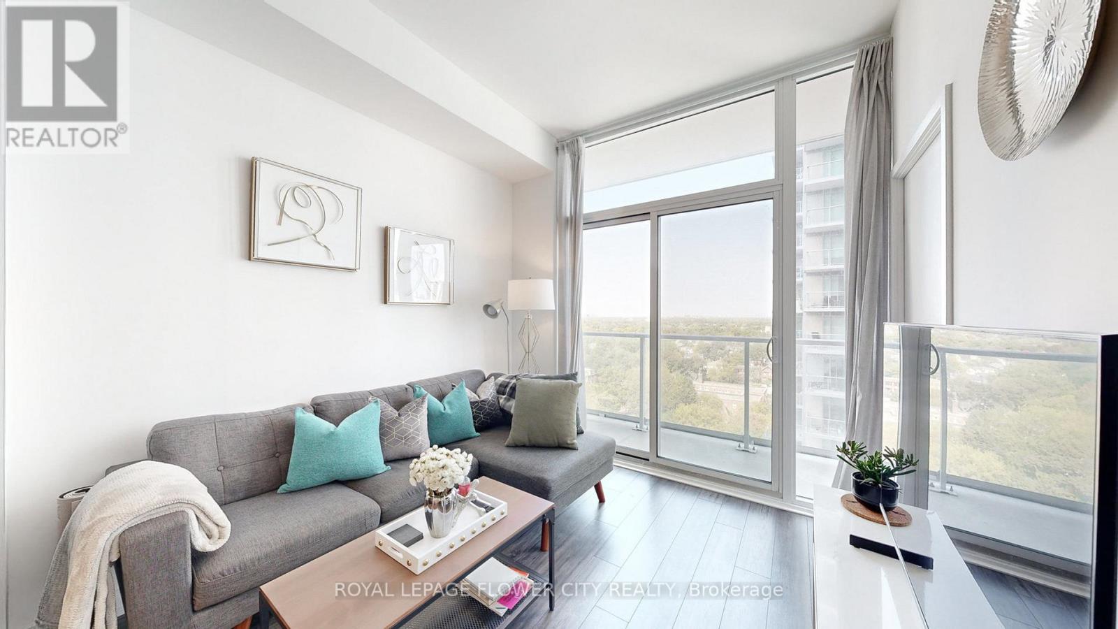 Photo 9 of 1101 33 Helendale Avenue, Toronto ON