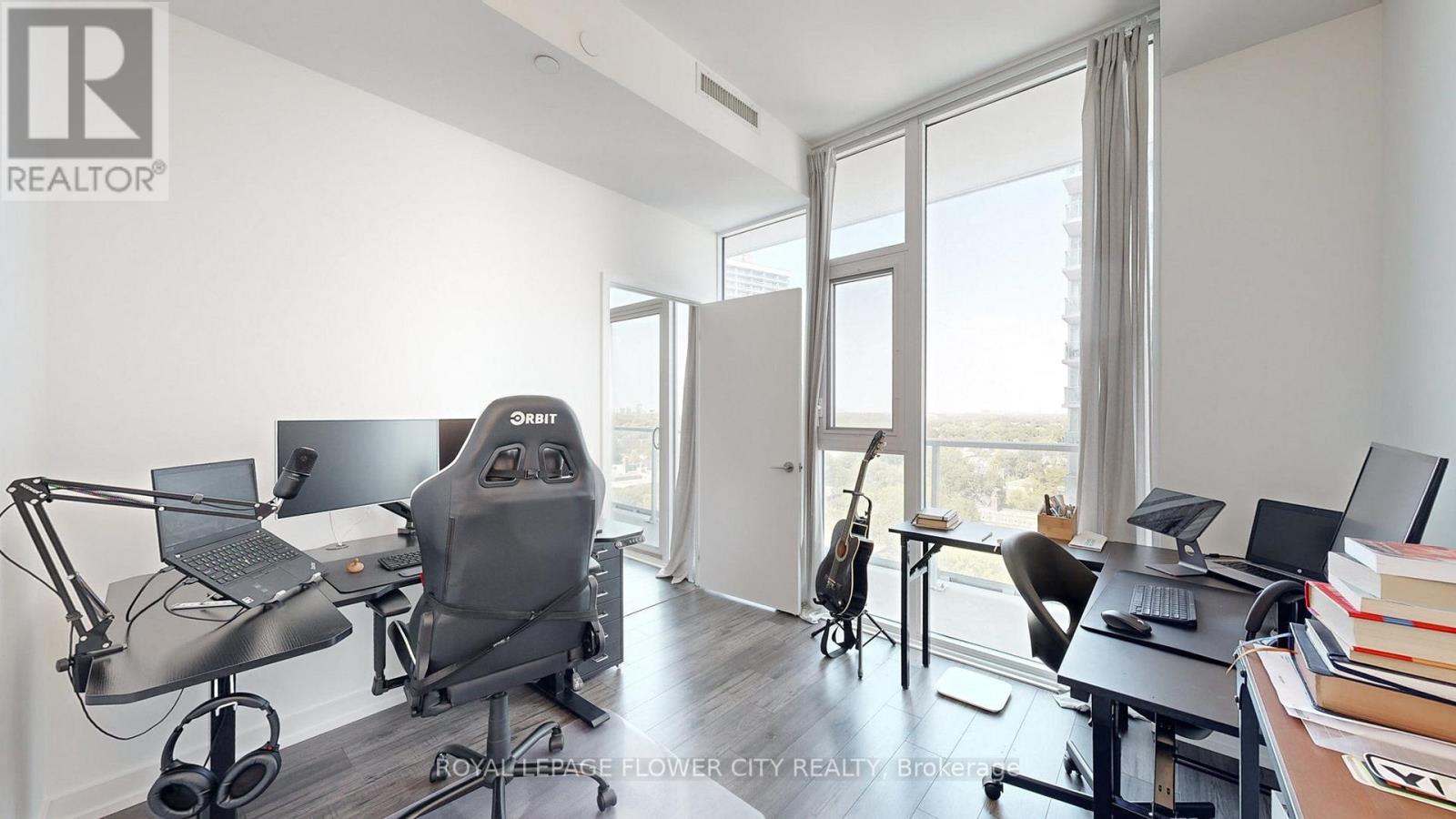 Photo 23 of 1101 33 Helendale Avenue, Toronto ON