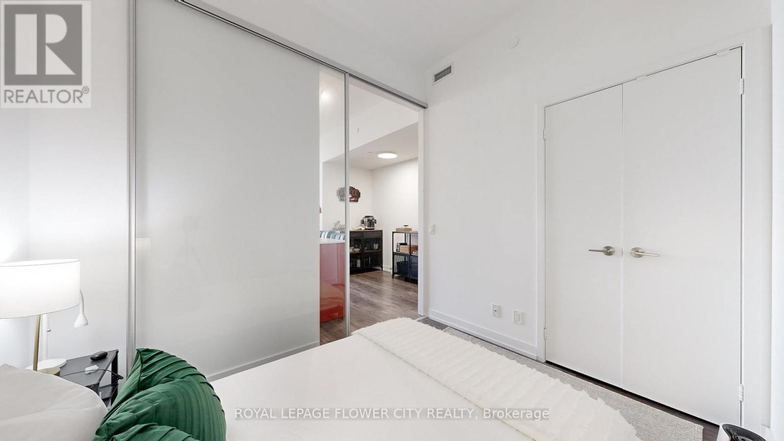 Photo 21 of 1101 33 Helendale Avenue, Toronto ON