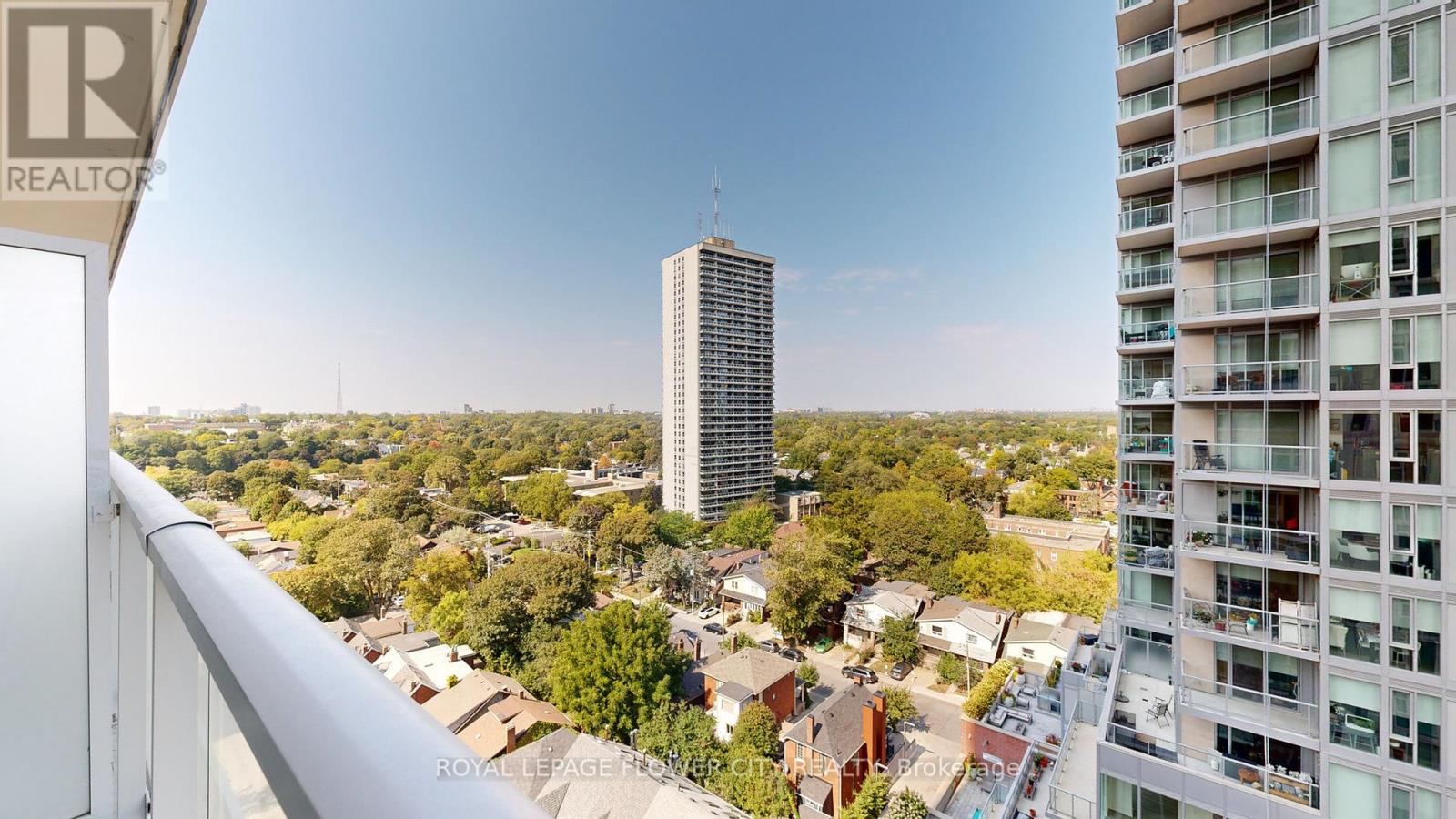 Photo 3 of 1101 33 Helendale Avenue, Toronto ON