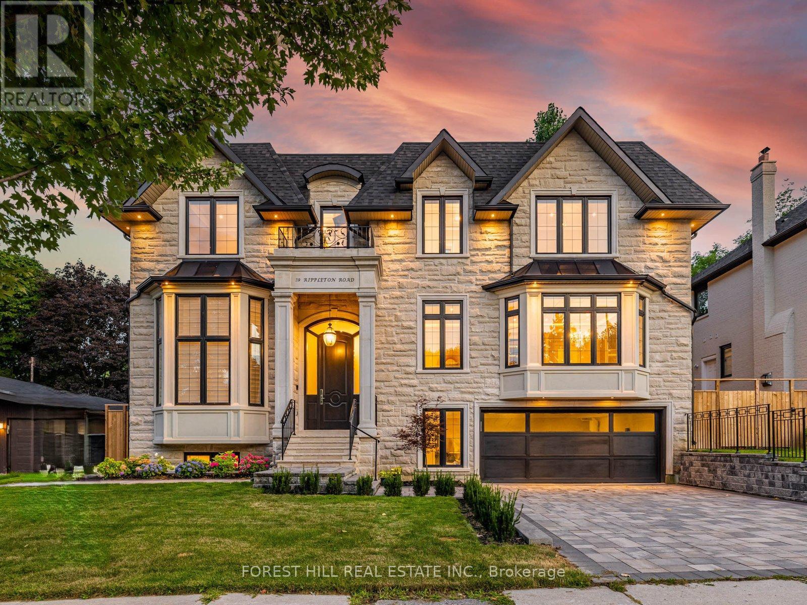 Photo 8 of 39 Rippleton Road, Toronto ON