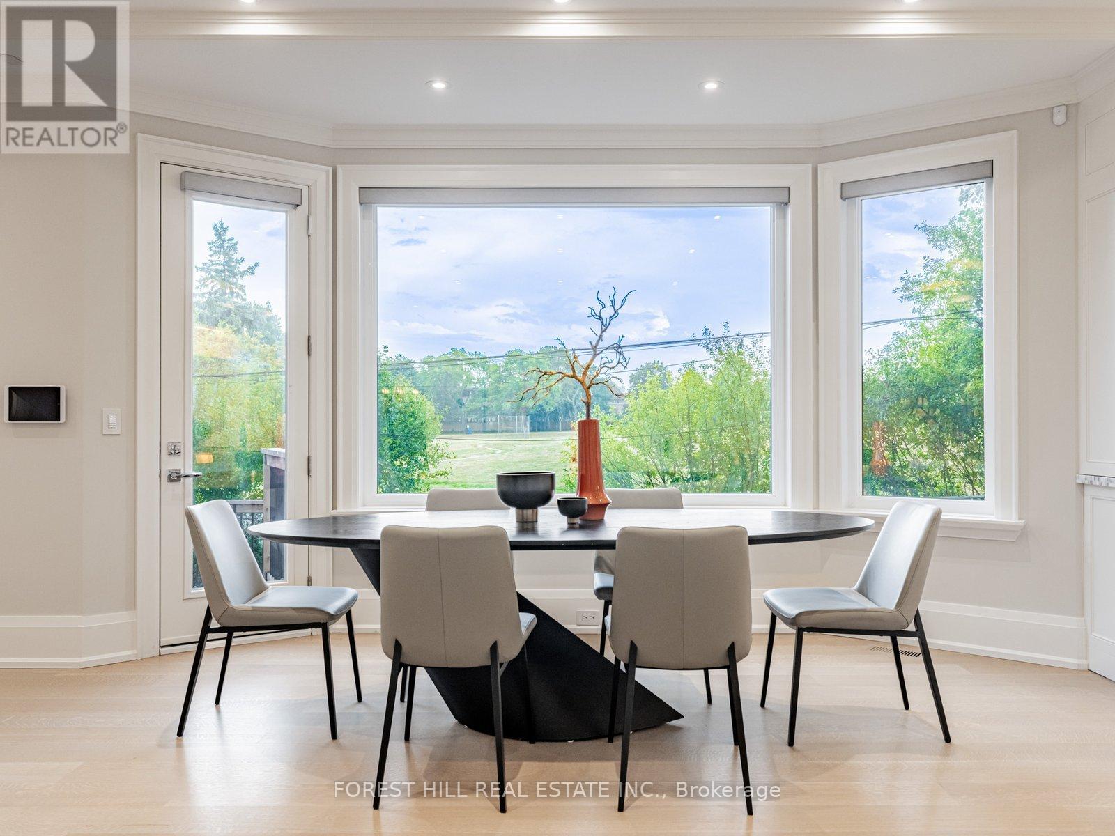 Photo 5 of 39 Rippleton Road, Toronto ON