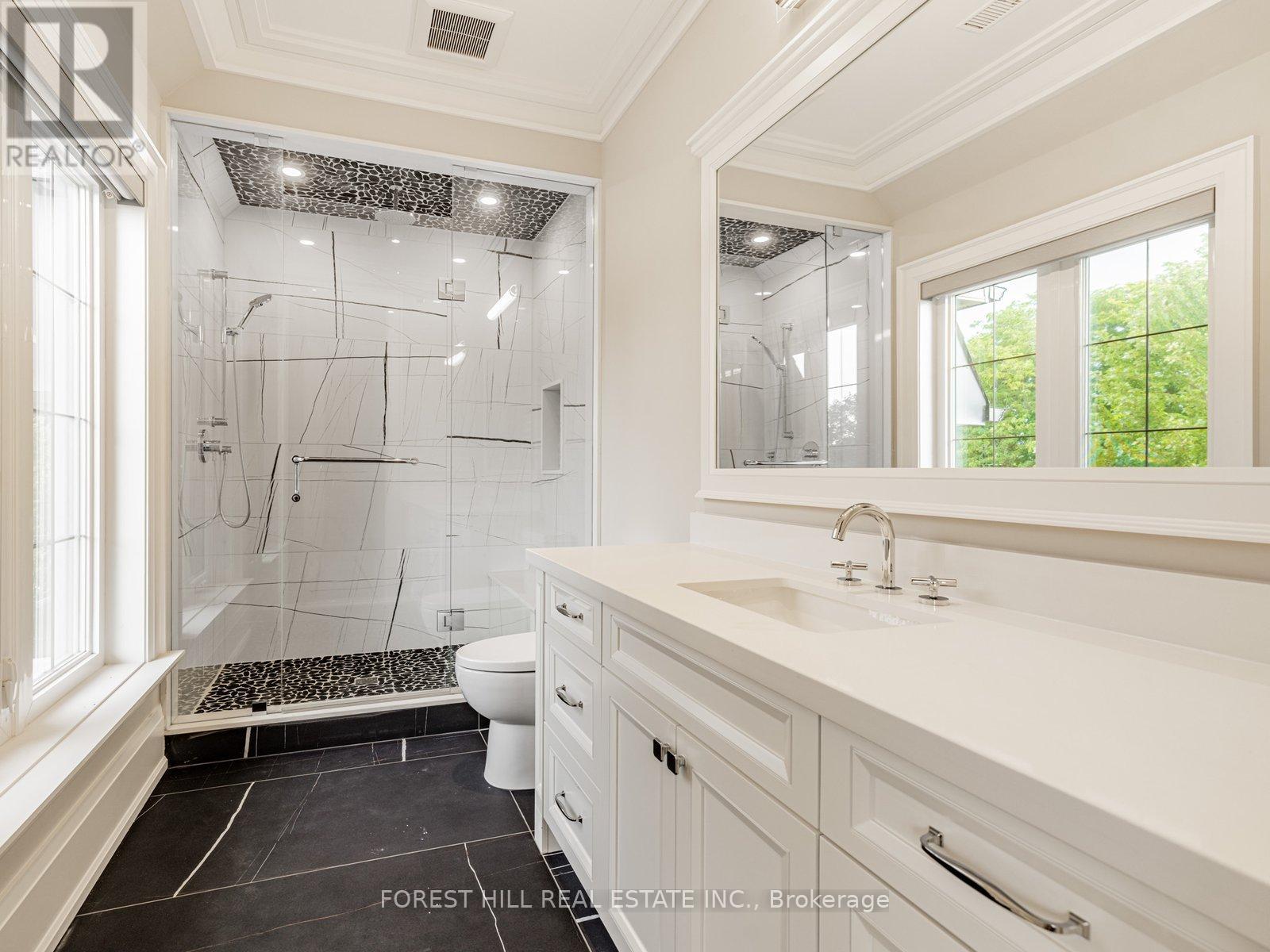 Photo 12 of 39 Rippleton Road, Toronto ON
