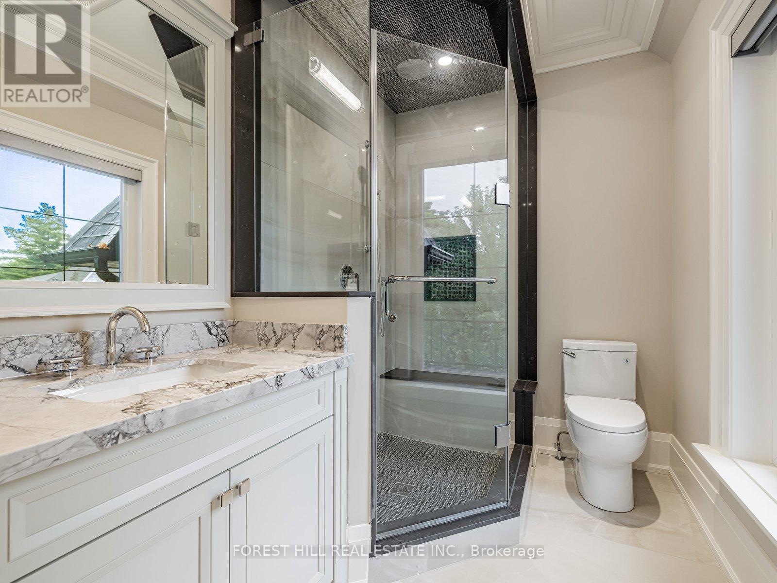 Photo 17 of 39 Rippleton Road, Toronto ON