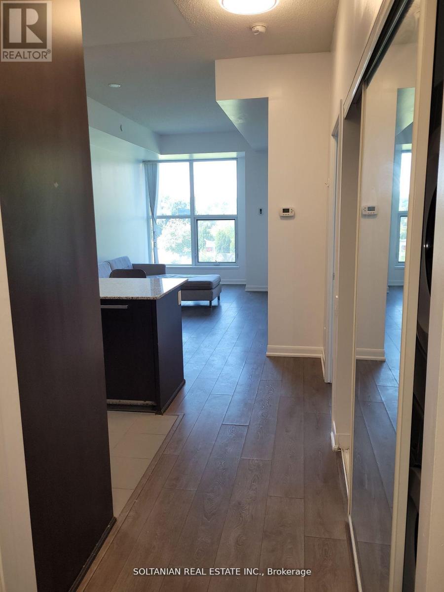 Photo 3 of 116 5162 Yonge Street, Toronto ON
