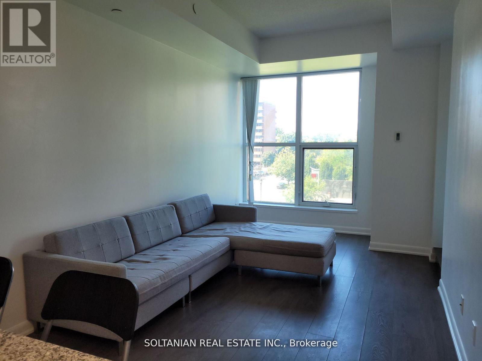 Photo 8 of 116 5162 Yonge Street, Toronto ON