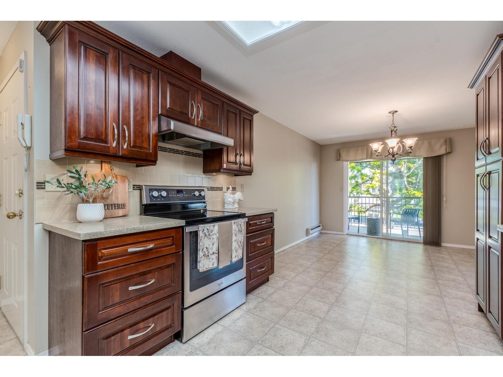 Photo 4 of 56 6467 197 Street, Langley BC