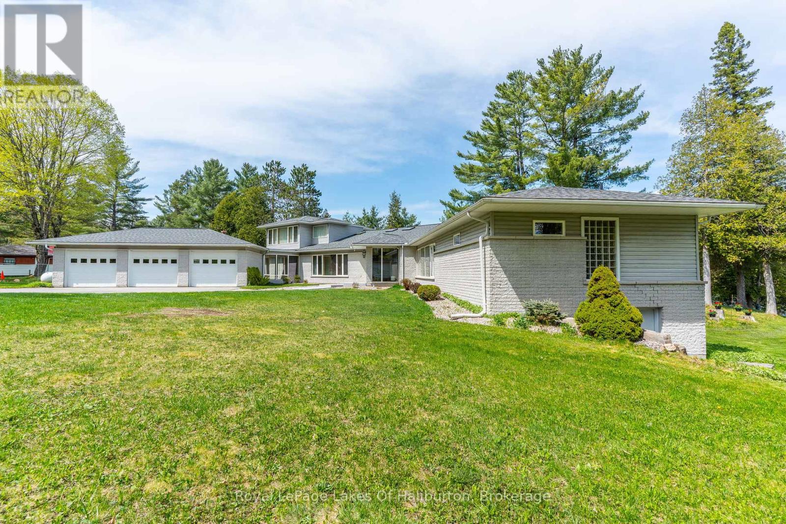Single Family House Bungalow for Sale in  PIONEER ROAD Highlands East (Glamorgan) 