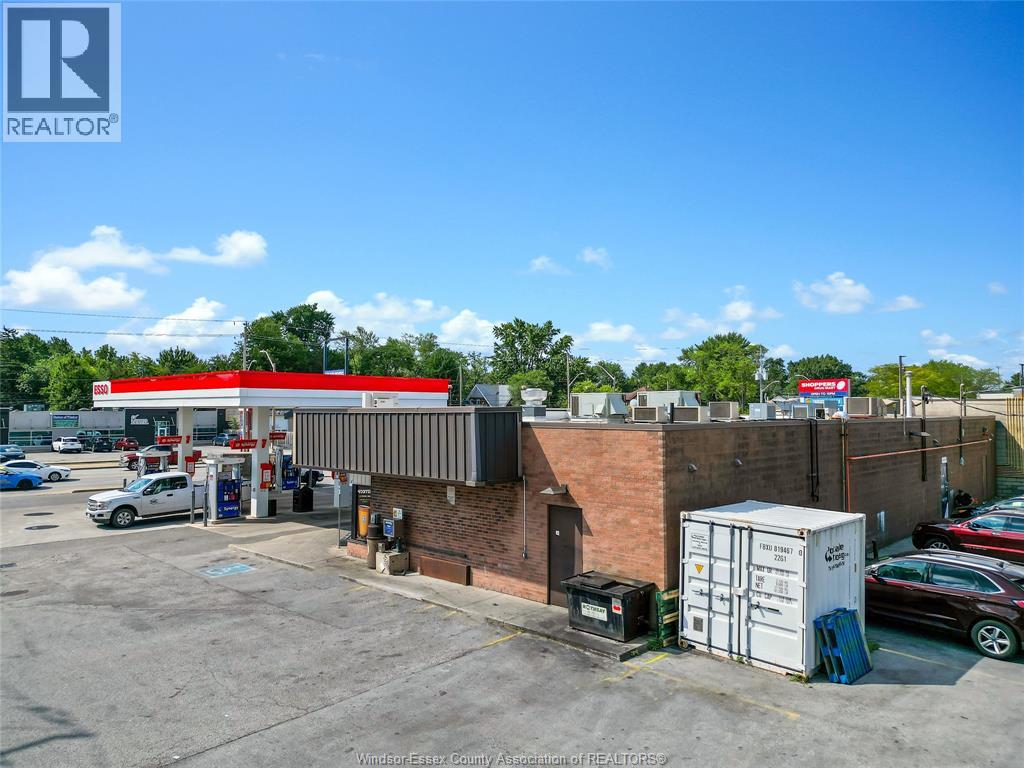 Photo 10 of 5124 Tecumseh Road East, Windsor ON
