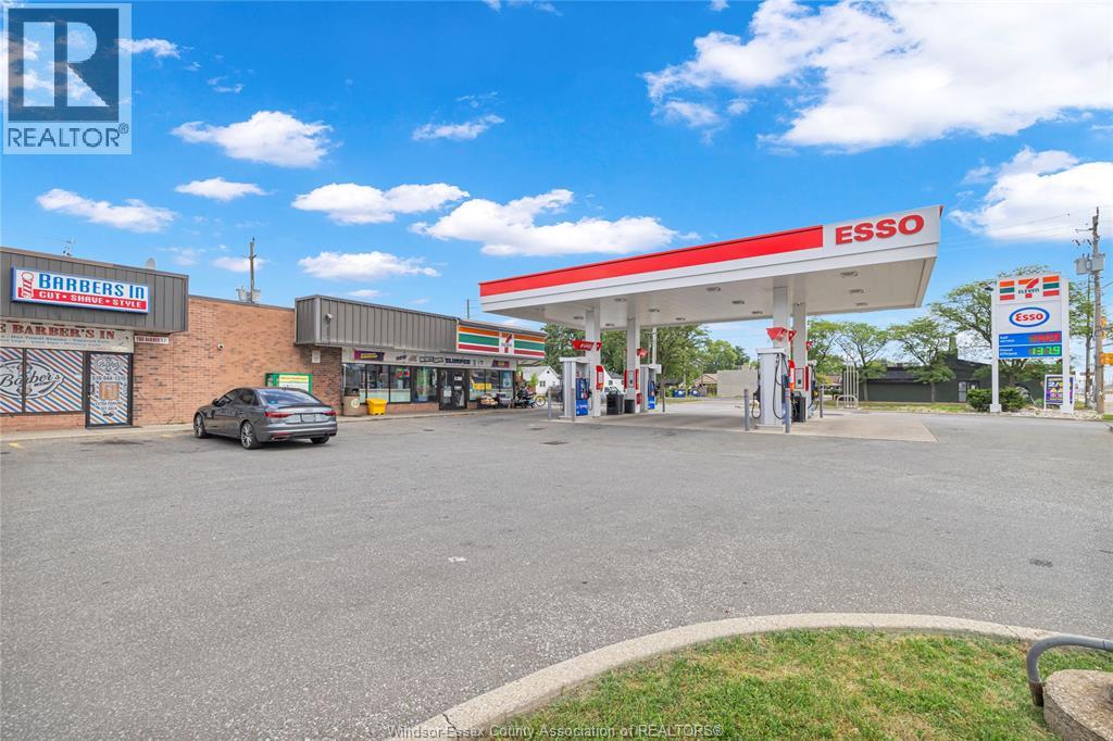 Photo 13 of 5124 Tecumseh Road East, Windsor ON