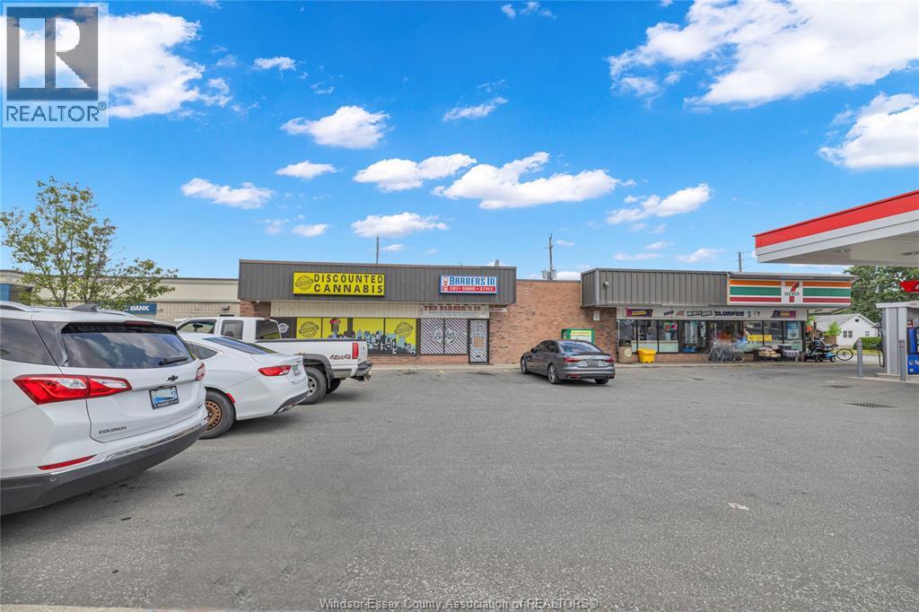 Photo 11 of 5124 Tecumseh Road East, Windsor ON