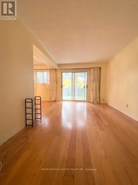 Photo 15 of 36 300 Bridletowne Circle, Toronto ON