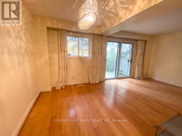 Photo 2 of 36 300 Bridletowne Circle, Toronto ON