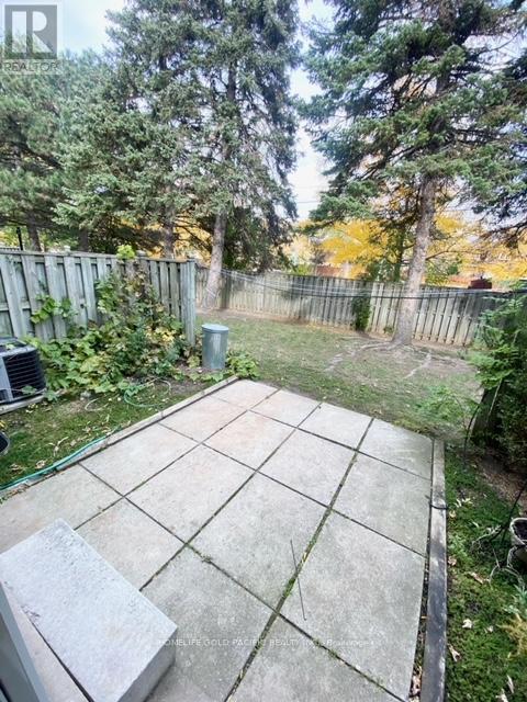 Photo 11 of 36 300 Bridletowne Circle, Toronto ON