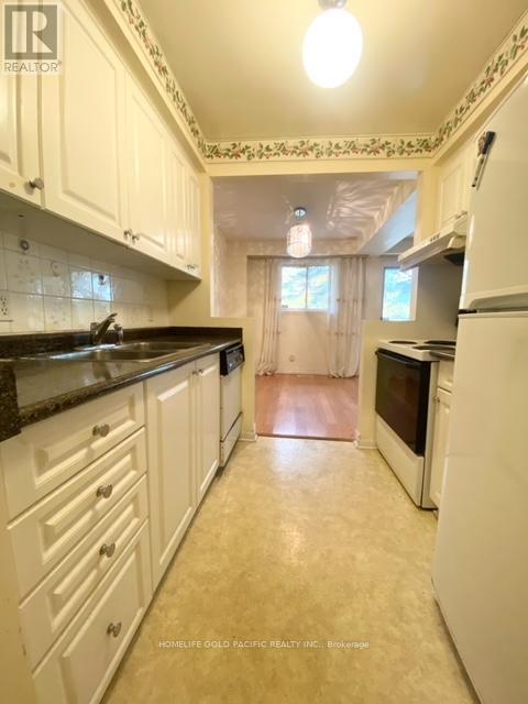 Photo 14 of 36 300 Bridletowne Circle, Toronto ON