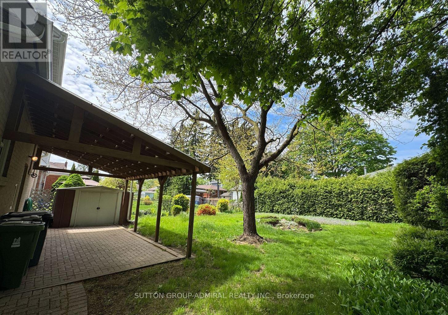 Photo 3 of 958 Midland Avenue, Toronto ON