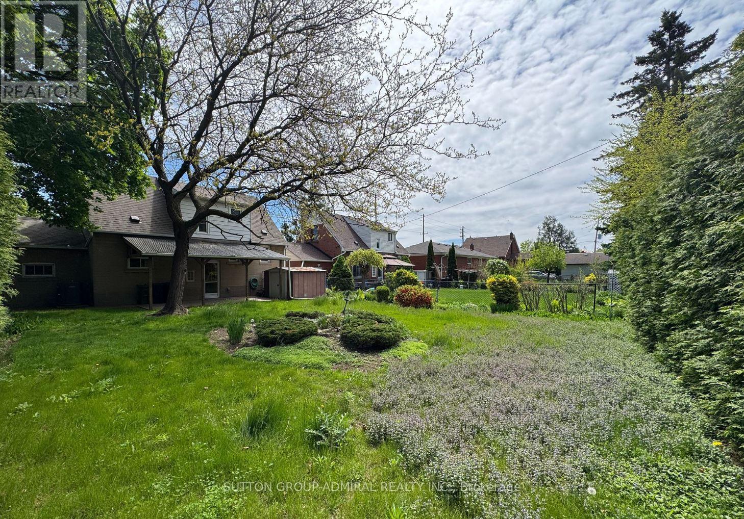 Photo 6 of 958 Midland Avenue, Toronto ON