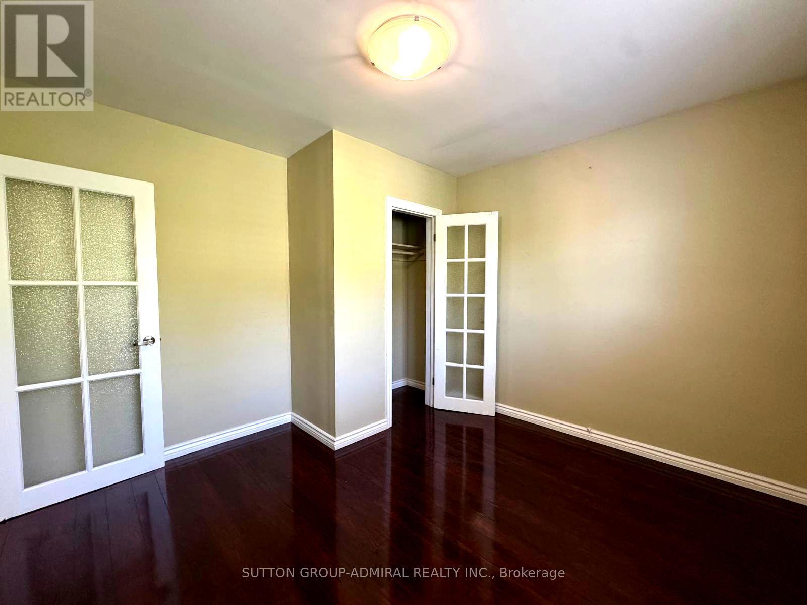 Photo 16 of 958 Midland Avenue, Toronto ON