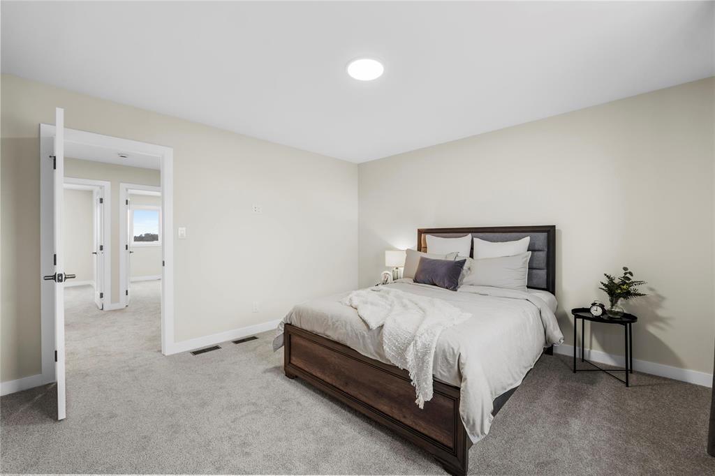 Photo 23 of 221 Kingshead Road, Niverville MB