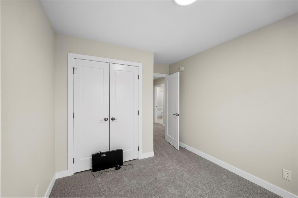Photo 27 of 221 Kingshead Road, Niverville MB