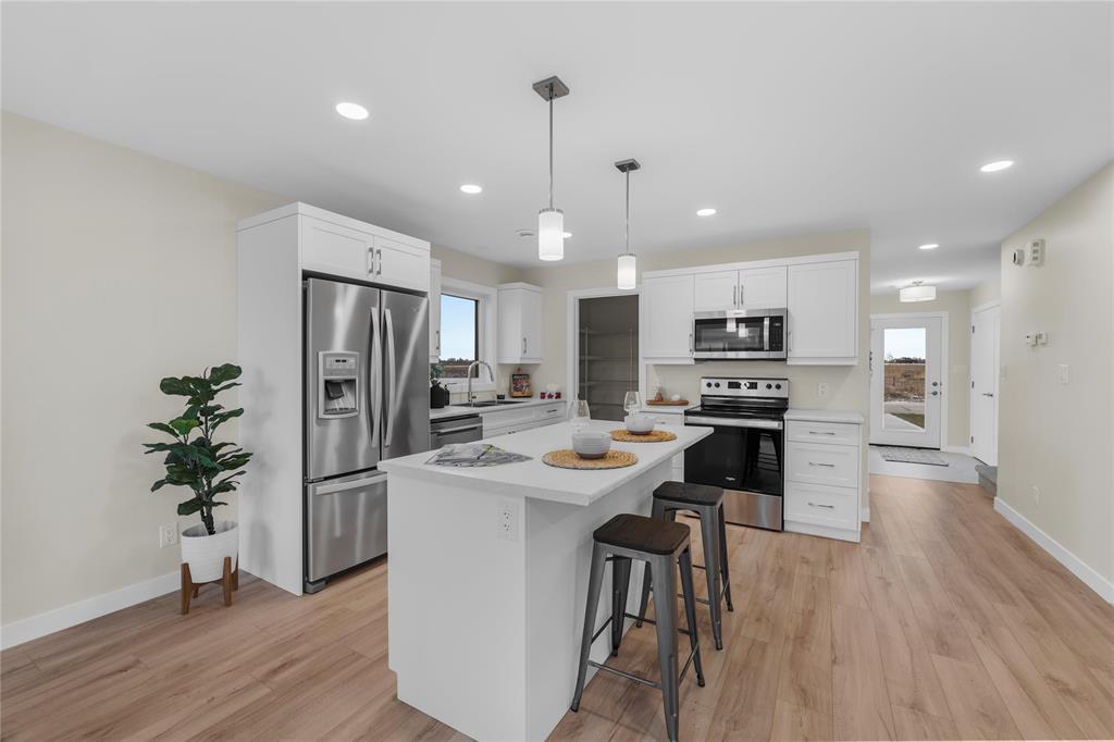 Photo 7 of 221 Kingshead Road, Niverville MB